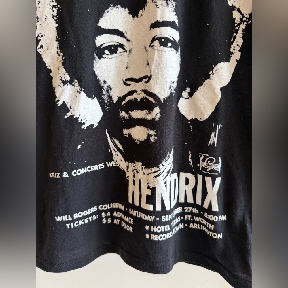 Jimi Hendrix Graphic T-Shirt - Picture 2 of 4